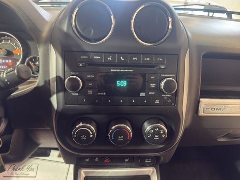 Used 2014 Jeep Compass Latitude w/ Sun/Sound Group image 19