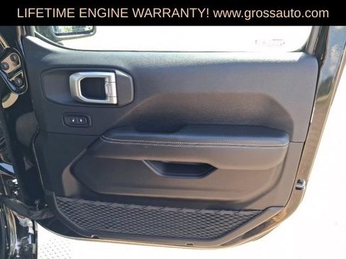 Used 2019 Jeep Wrangler Unlimited Sahara w/ Uconnect 4C Nav & Sound Group AWD/4WD image 29