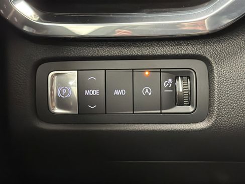 Used 2024 GMC Acadia Denali AWD/4WD image 33