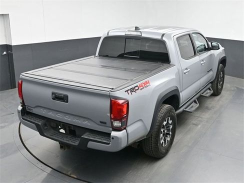 Used 2019 Toyota Tacoma TRD Off-Road image 41