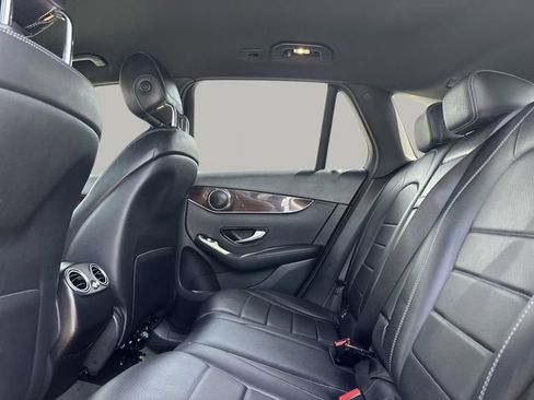 Used 2020 Mercedes-Benz GLC 300 image 21