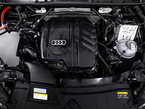 Certified 2025 Audi Q5 2.0T Premium Plus w/ Premium Plus Package image 22