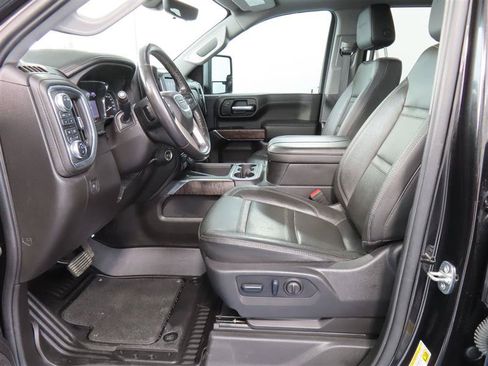 Used 2023 GMC Sierra 2500 Denali w/ Denali Black Diamond Edition AWD/4WD image 13