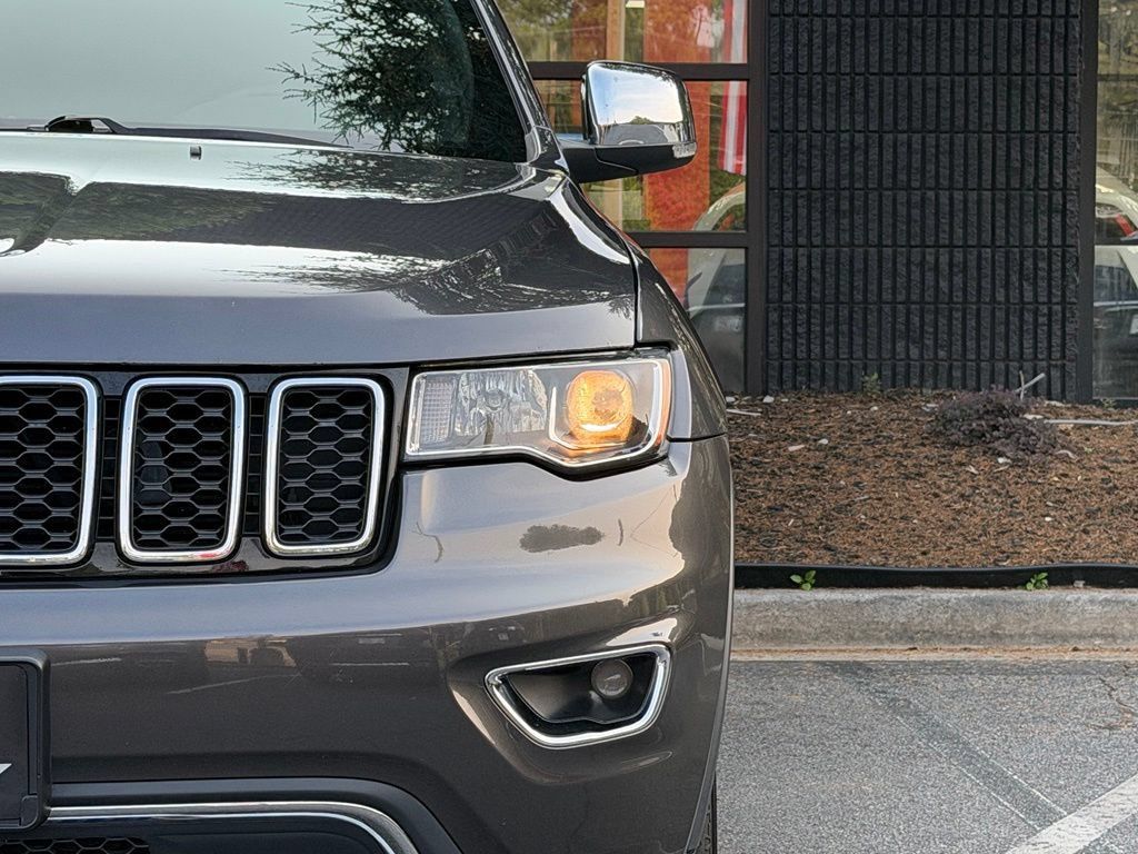 Used 2017 Jeep Grand Cherokee Limited w/ Trailer Tow Group IV AWD/4WD image 5