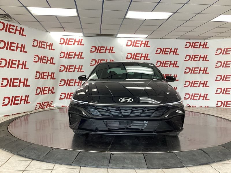 New 2026 Hyundai Elantra SEL FWD image 2