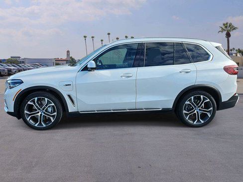 Certified 2023 BMW X5 xDrive45e w/ Parking Assistance Package image 8