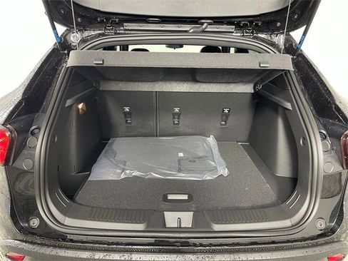 New 2026 Chevrolet Trax RS w/ Sunroof Package image 17