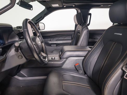 Used 2024 Ford Expedition Platinum image 18