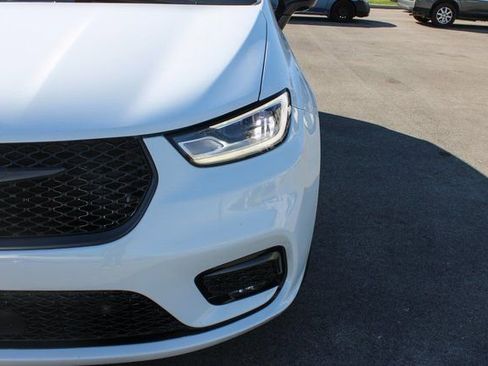 Used 2023 Chrysler Pacifica Limited w/ S Appearance Package image 51