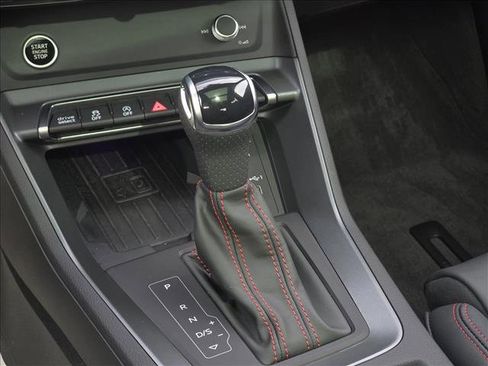 Certified 2025 Audi Q3 2.0T Premium Plus w/ Premium Plus Package image 22