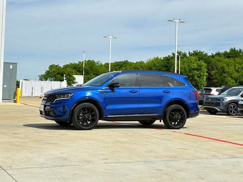 Used 2023 Kia Sorento SX FWD image 2
