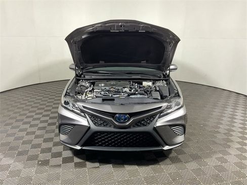 Used 2020 Toyota Camry SE image 6