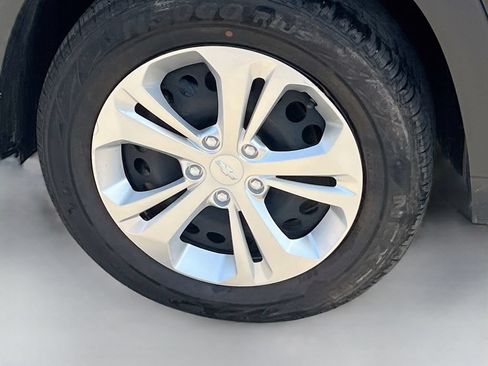 Used 2024 Chevrolet Trax LS FWD image 27