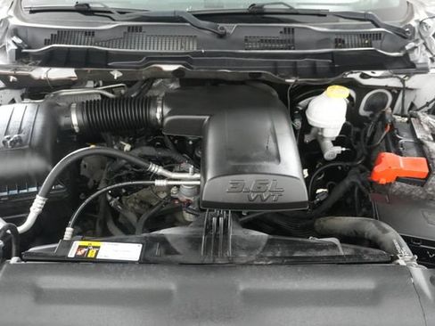 Used 2019 RAM 1500 Warlock AWD/4WD image 35