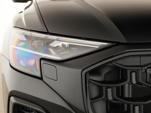 Certified 2025 Audi Q8 Prestige w/ Prestige Package image 34