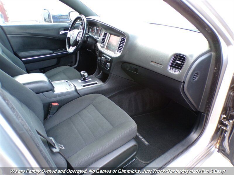 Used 2014 Dodge Charger SXT RWD image 28