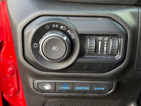 Used 2022 Jeep Wrangler Unlimited Sahara w/ Cold Weather Group image 5