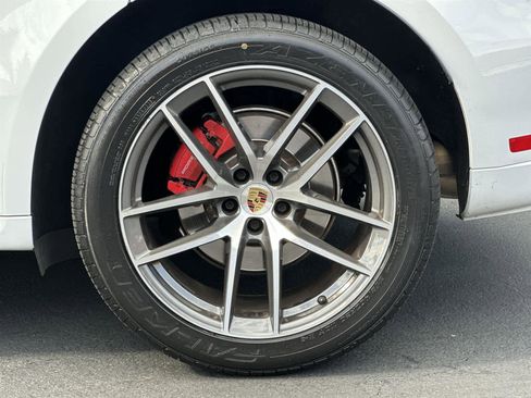 Used 2023 Porsche Macan S image 8