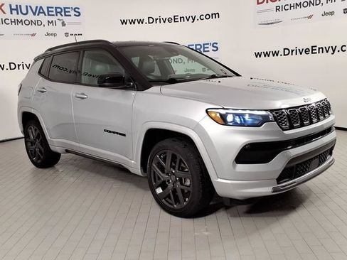 Used 2024 Jeep Compass Limited w/ High Altitude Package AWD/4WD image 3