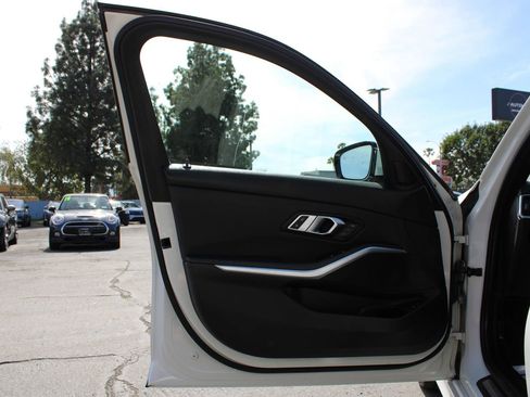 Used 2020 BMW 330i Sedan w/ Convenience Package image 9