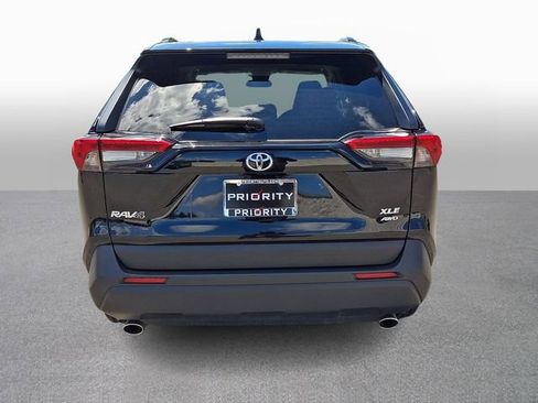 Used 2025 Toyota RAV4 XLE AWD/4WD image 5