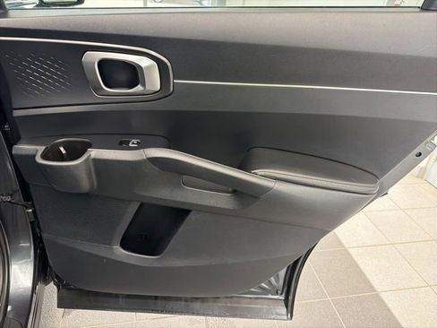Used 2024 Kia Sorento S FWD image 12