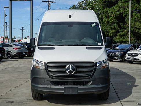 New 2024 Mercedes-Benz eSprinter 170 Cargo image 6