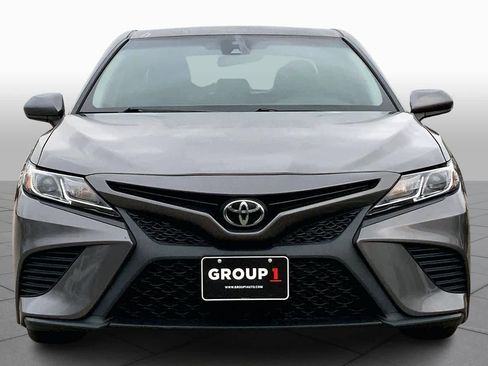 Used 2020 Toyota Camry SE image 4