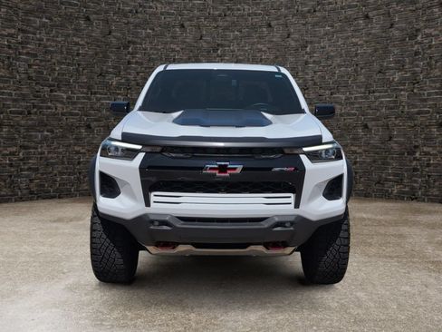 Used 2024 Chevrolet Colorado ZR2 w/ Technology Package AWD/4WD image 5