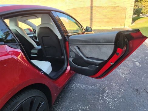 Used 2021 Tesla Model 3 Performance image 27