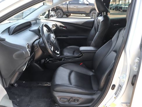 Used 2018 Toyota Prius Prime Premium w/ Carpet Mat Package FWD image 16