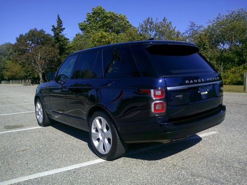 Used 2020 Land Rover Range Rover HSE image 24