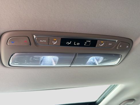 Used 2025 Kia Telluride S AWD/4WD image 29