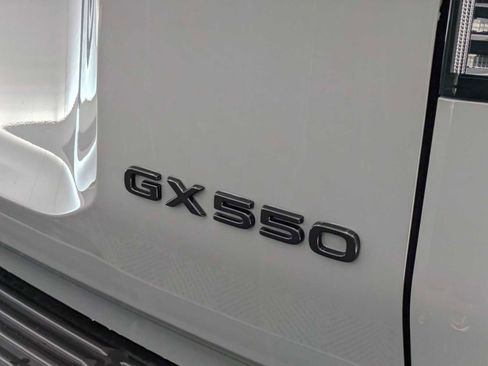 Used 2024 Lexus GX 550 w/ Cold Area Package image 11