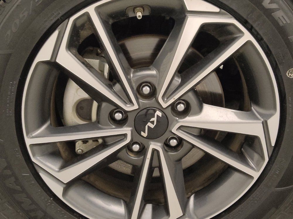 Used 2024 Kia Forte LXS FWD image 31