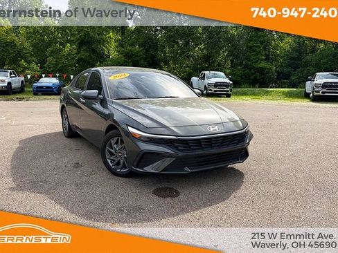 Used 2024 Hyundai Elantra SEL FWD image 1