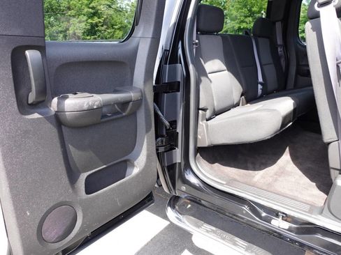 Used 2011 GMC Sierra 2500 SLE w/ SLE Preferred Package AWD/4WD image 21