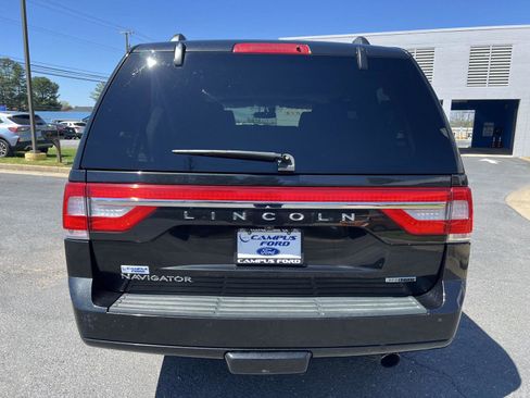 Used 2015 Lincoln Navigator 4WD image 4