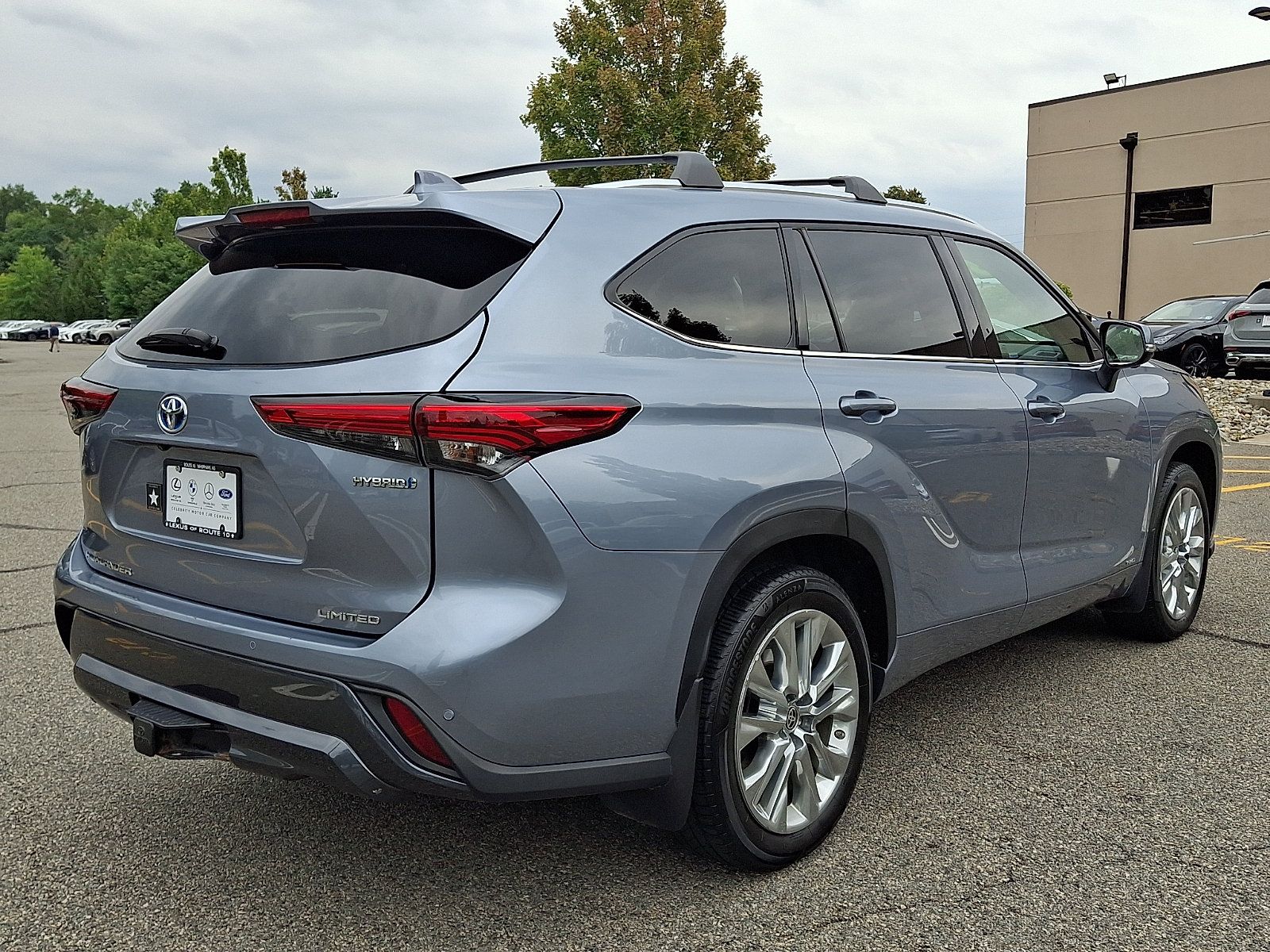 Used 2023 Toyota Highlander Limited AWD/4WD image 6