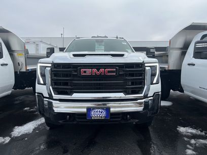 New 2025 GMC Sierra 3500 Pro w/ Convenience Package