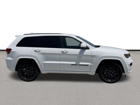 Used 2021 Jeep Grand Cherokee Laredo X RWD image 4