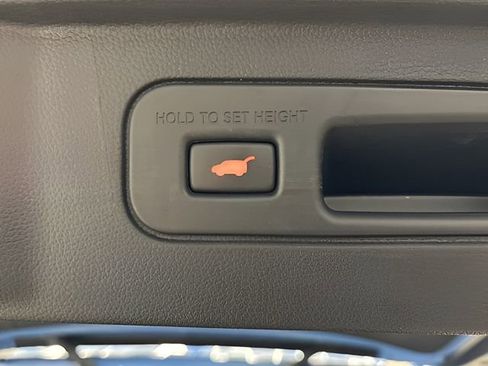 Used 2025 Honda Pilot TrailSport image 23