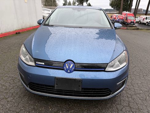 Used 2016 Volkswagen e-Golf SE image 2
