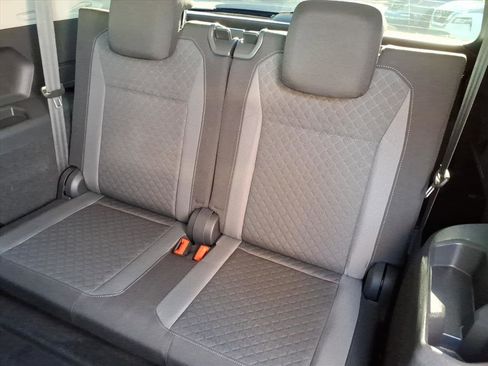 Used 2020 Volkswagen Tiguan S image 15