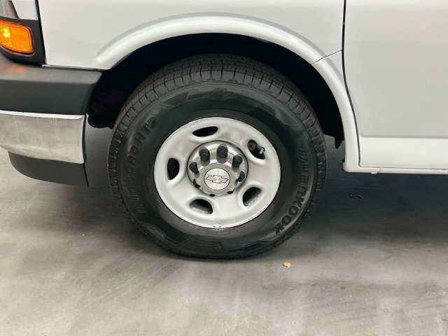 Used 2018 Chevrolet Express 2500 LT w/ LT Preferred Equipment Group RWD image 26