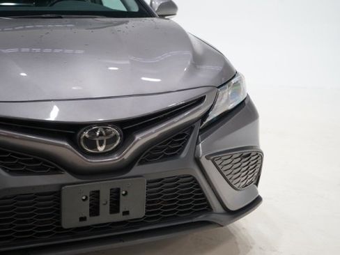 Used 2023 Toyota Camry SE image 9