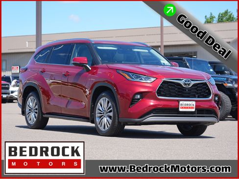 Used 2022 Toyota Highlander Platinum AWD/4WD image 1