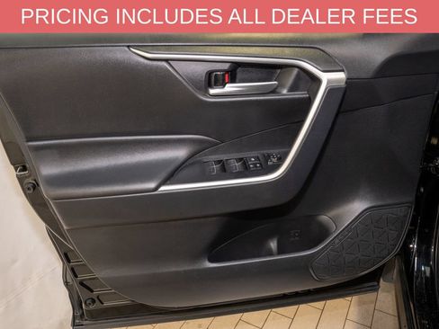 Used 2025 Toyota RAV4 XLE FWD image 11