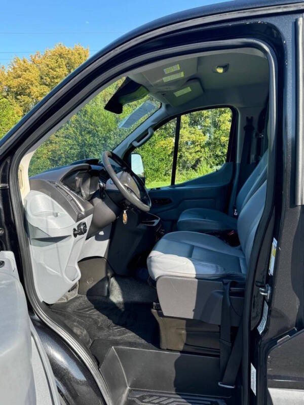 Used 2015 Ford Transit 150 130 Low Roof w/ Exterior Upgrade Package RWD image 11