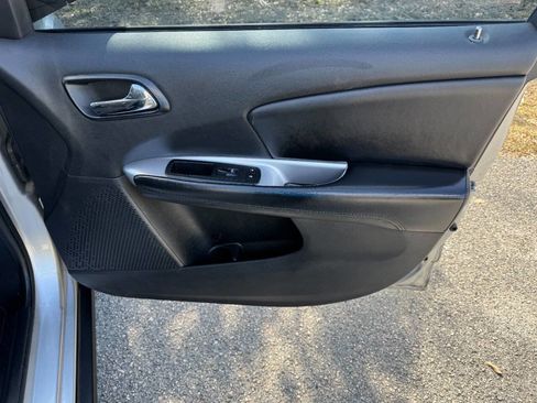 Used 2013 Dodge Journey SXT w/ Flexible Seating Group image 49